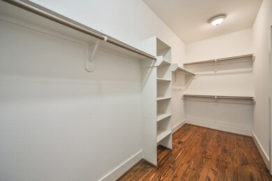 650 E 6th 1/2 St, Houston, TX 77007 - photo 7