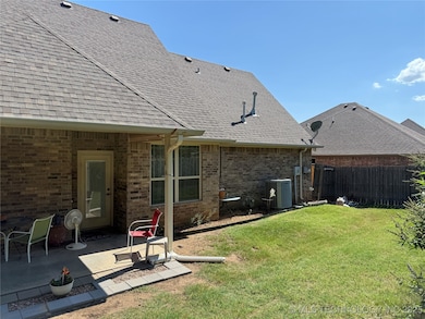 1003 Stone Creek Dr, Ardmore, OK 73401 - photo 3