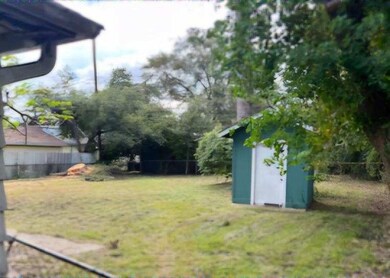 610 Wellington St, Houston, TX 77076 - photo 5