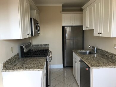 Warwick Condos unit 642, Brookline, MA 02446 - photo 2