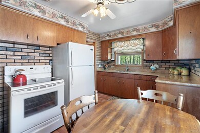 142 Community Dr, North Tonawanda, NY 14120 - photo 5