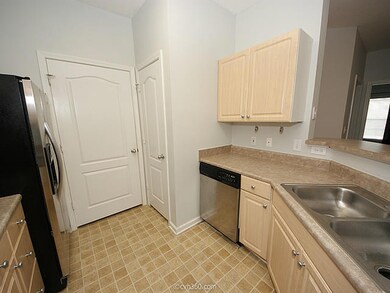 1300-216-ParkWest_Madison_Kitchen2