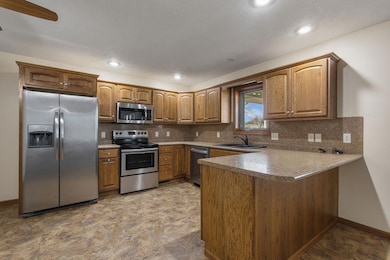 112 N 5th St, Newman Grove, NE 68758 - photo 5