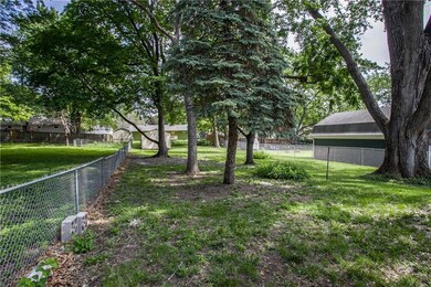 1203 NW B St, Blue Springs, MO 64015 - photo 4