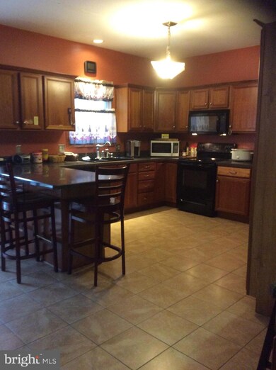 350 Walnut Rd, Reading, PA 19606 - photo 6