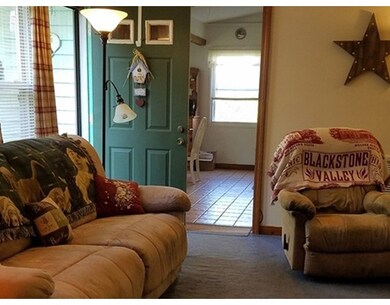 11 Kennedy St, Uxbridge, MA 01569 - photo 4