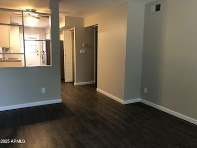 520 W Clark St unit 8, Mesa, AZ 85201 - photo 6