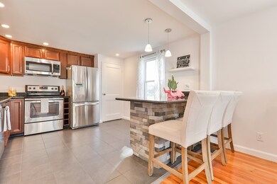 17 Greer St, Waltham, MA 02452 - photo 2