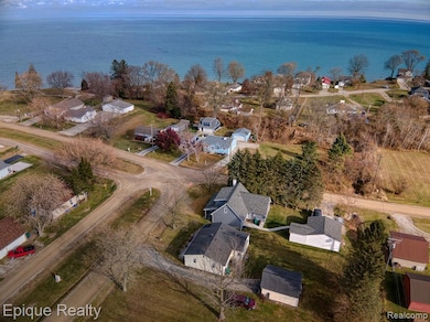 7520 Sunset Blvd, Lexington, MI 48450 - photo 2