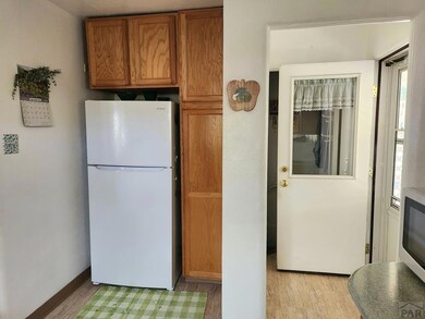 Pantry Storage & Side Entry