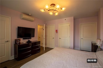3435 Guider Ave unit 5A, New York, NY 11235 - photo 4
