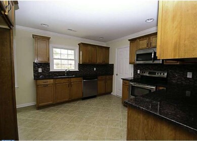 30 Spicebush Rd, Levittown, PA 19056 - photo 4