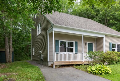 102 Berkshire Rd Portland ME-large-002-0
