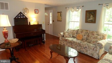 10700 Wayfarer Rd, Germantown, MD 20876 - photo 5