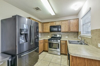 8911 Doak Ln, Houston, TX 77075 - photo 5