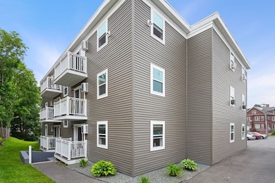 8 Lafayette Park unit 1, Lynn, MA 01902 - photo 2