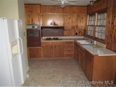 666 Montclair Rd, Fayetteville, NC 28314 - photo 3