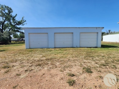 702 Kramer St, Jordan, MT 59337 - photo 4