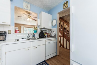 Open and bright kitchen