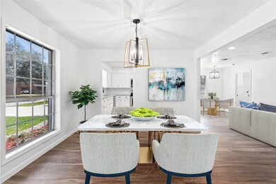 2325 Chelmsford Ct, Alvin, TX 77511 - photo 4