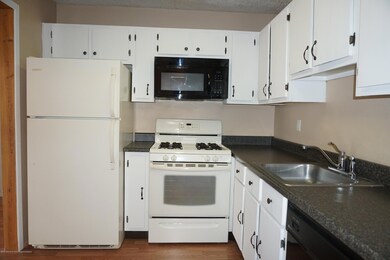 500 Violet Ln unit 500, Jackson, NJ 08527 - photo 2