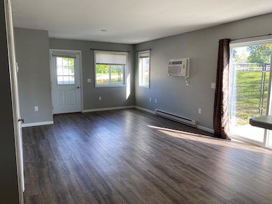 204 W Poplar Ave unit B, Badger, MN 56714 - photo 2