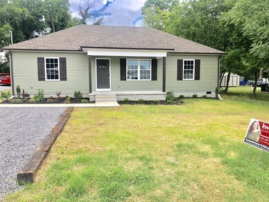 117 E Highland Ave, Shelbyville, TN 37160 - photo 2