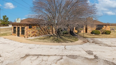 1984 W Ketchum Ave, Vinita, OK 74301 - photo 3