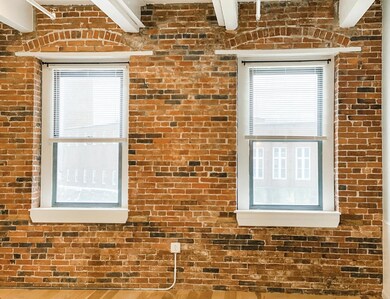 Island Terrace unit 131, Saco, ME 04072 - photo 4