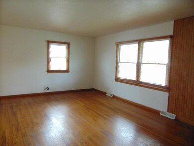2425 SE 6th St, Des Moines, IA 50315 - photo 3