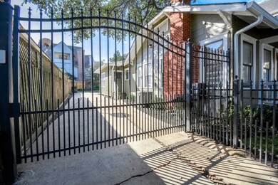 2418 Mandell St, Houston, TX 77006 - photo 4