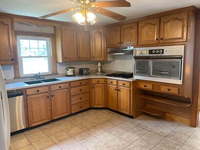 860 Dix St, Manchester, NH 03103 - photo 5