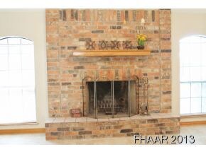 111 E Blancas Dr, Copperas Cove, TX 76522 - photo 6