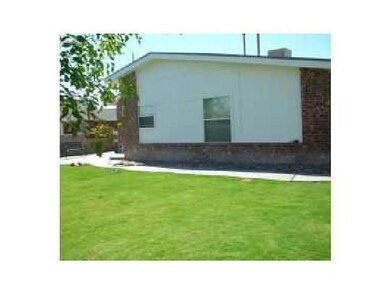 508 Adrian Ct, Horizon City, TX 79928 - photo 2