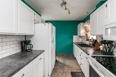 1700 Highview Dr, Marion, IA 52302 - photo 6