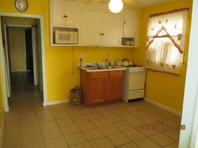 Kitchen/eating area in 1917 Columbus