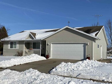 52 Gunther Dr, Evansville, WI 53536 - photo 2