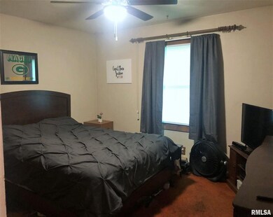 1677 W 49th St, Davenport, IA 52806 - photo 6