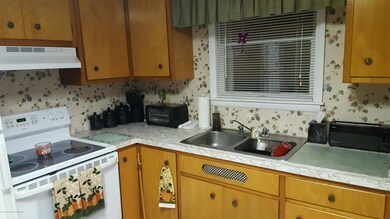 413 Oak St, Old Forge, PA 18518 - photo 4