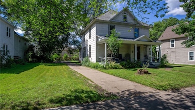 1115 7th St E unit 1, Menomonie, WI 54751 - photo 4