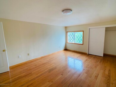 85 Simmons Ln, Staten Island, NY 10314 - photo 4