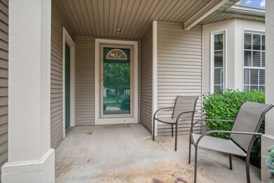 207 Pierce Lake Dr unit 28, Chelsea, MI 48118 - photo 2