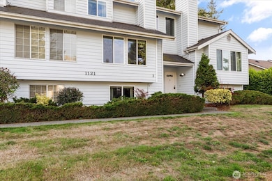 1121 SW Barrington Dr unit 3, Oak Harbor, WA 98277 - photo 2
