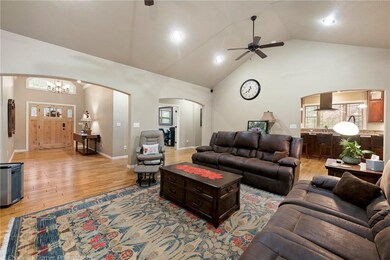 11070 Pumpkin Hill Dr, Bentonville, AR 72712 - photo 2