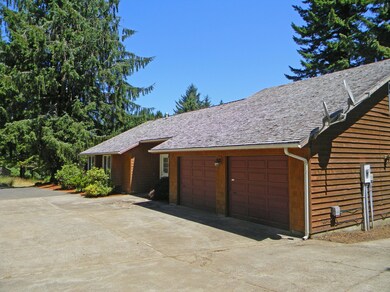 Ranch style home w/cedar siding