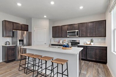 970 Garnet Ln, Montgomery, IL 60538 - photo 5