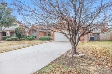 924 Rock Ridge Ct, Hurst, TX 76053 - photo 3