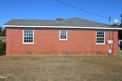 398 N Englewood Dr, Kenly, NC 27542 - photo 6