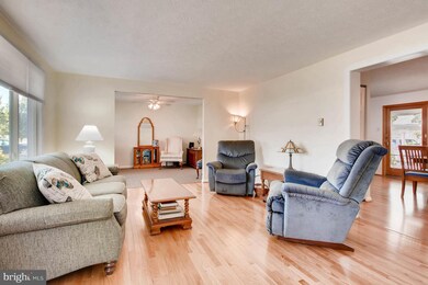 714 N Woodward Dr, Essex, MD 21221 - photo 5