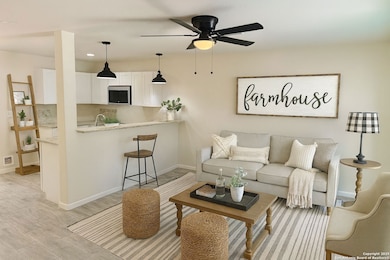 687 Burr Oak Ln, Canyon Lake, TX 78133 - photo 3